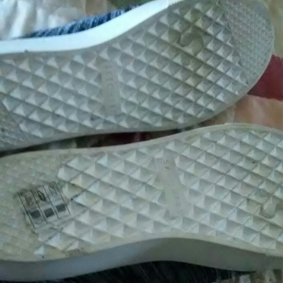 2 new pairs of Skechers size 9 - Picture 2 of 8